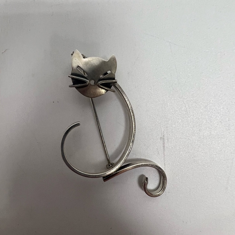 Beau Cat Sterling Silver Brooch